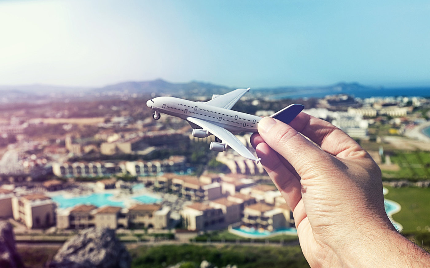 清明假期，同程旅行推出的&ldquo;机票盲盒&rdquo;活动，引爆各大社交平台，一度冲上微博热搜。